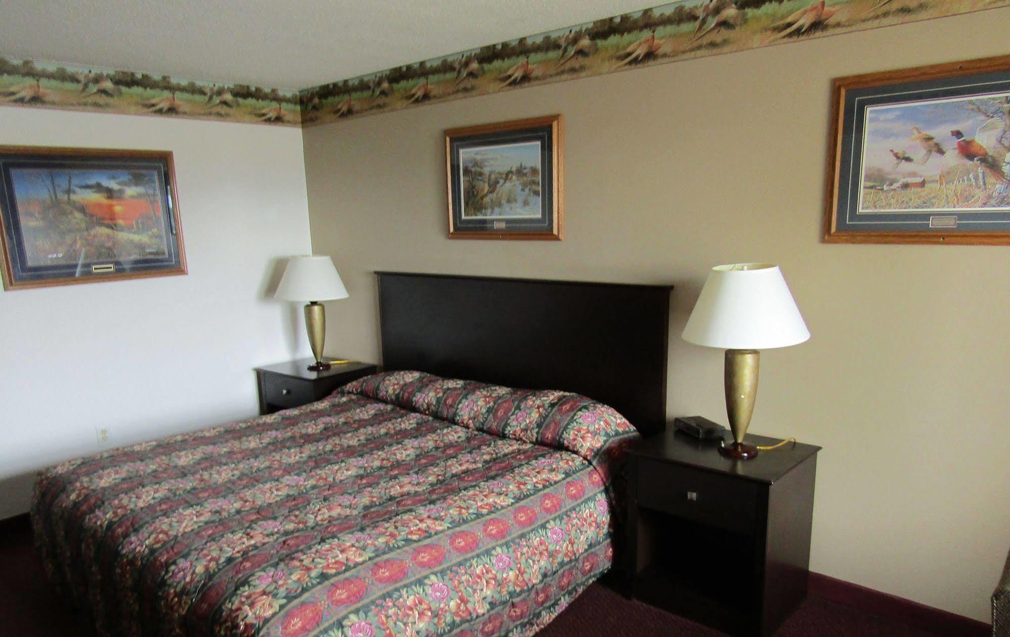 Dakota Inn Huron Екстер'єр фото