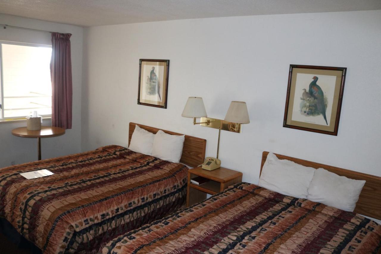 Dakota Inn Huron Екстер'єр фото