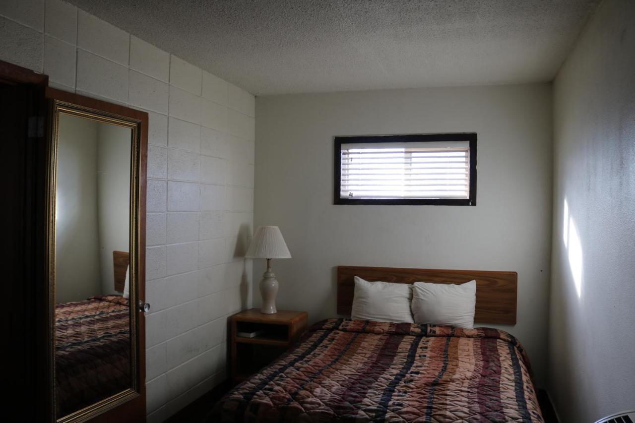 Dakota Inn Huron Екстер'єр фото