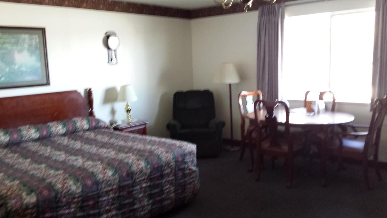 Dakota Inn Huron Екстер'єр фото