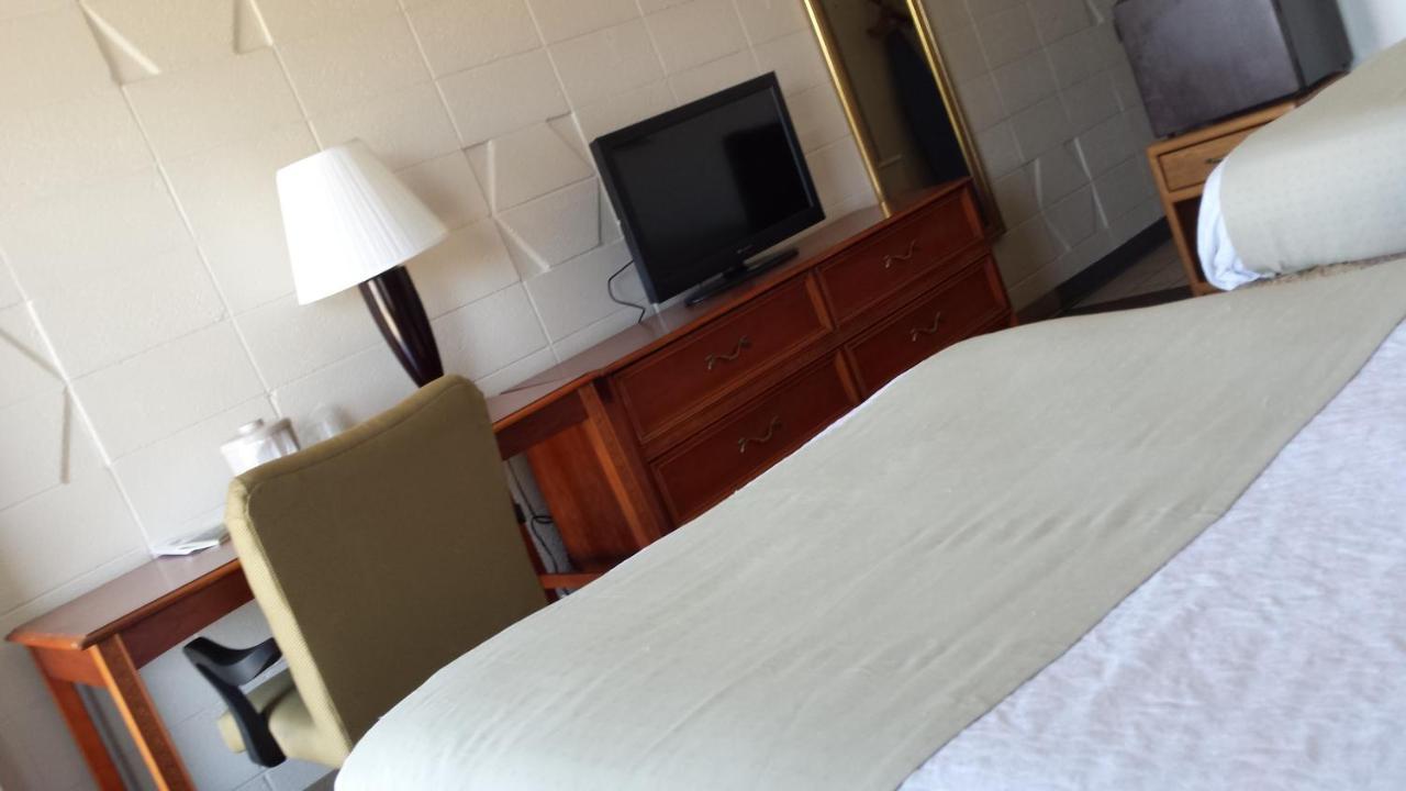Dakota Inn Huron Екстер'єр фото